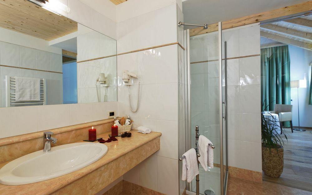 Hotel Monte Paraccia Сан Вигилио ди Маребе Екстериор снимка