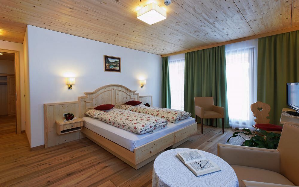 Hotel Monte Paraccia Сан Вигилио ди Маребе Екстериор снимка