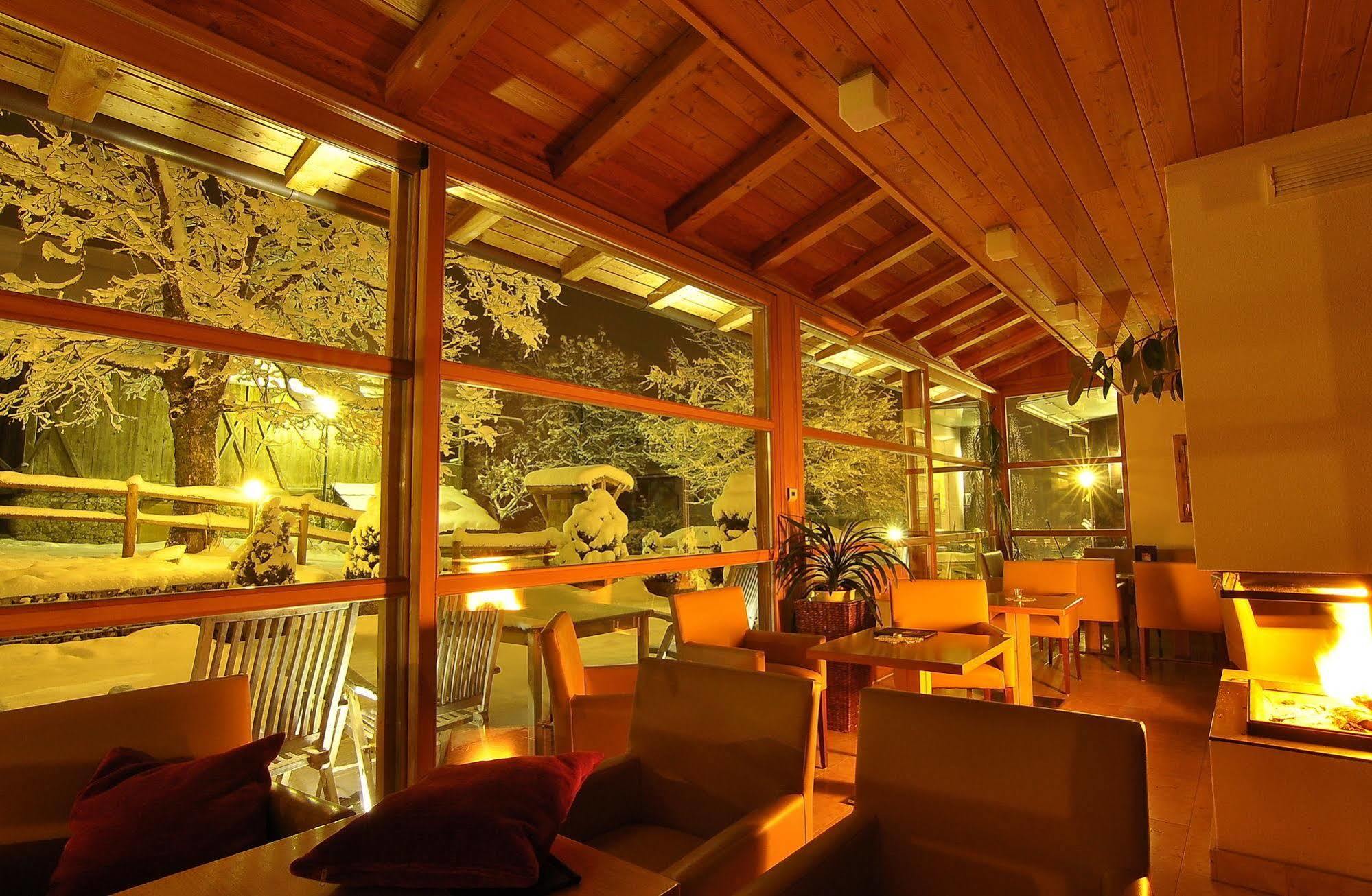 Hotel Monte Paraccia Сан Вигилио ди Маребе Екстериор снимка